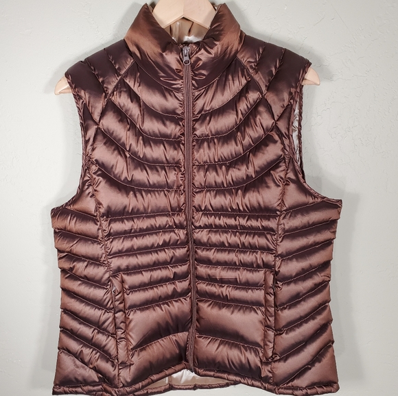 Bernardo Jackets & Blazers - Bernardo vest down puffer metallic copper Sz. XL